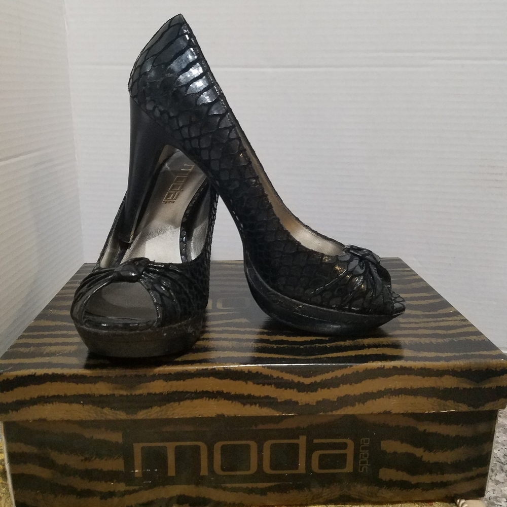 NWT, Moda Spana Phila sz.8.5M blk.snake platforms